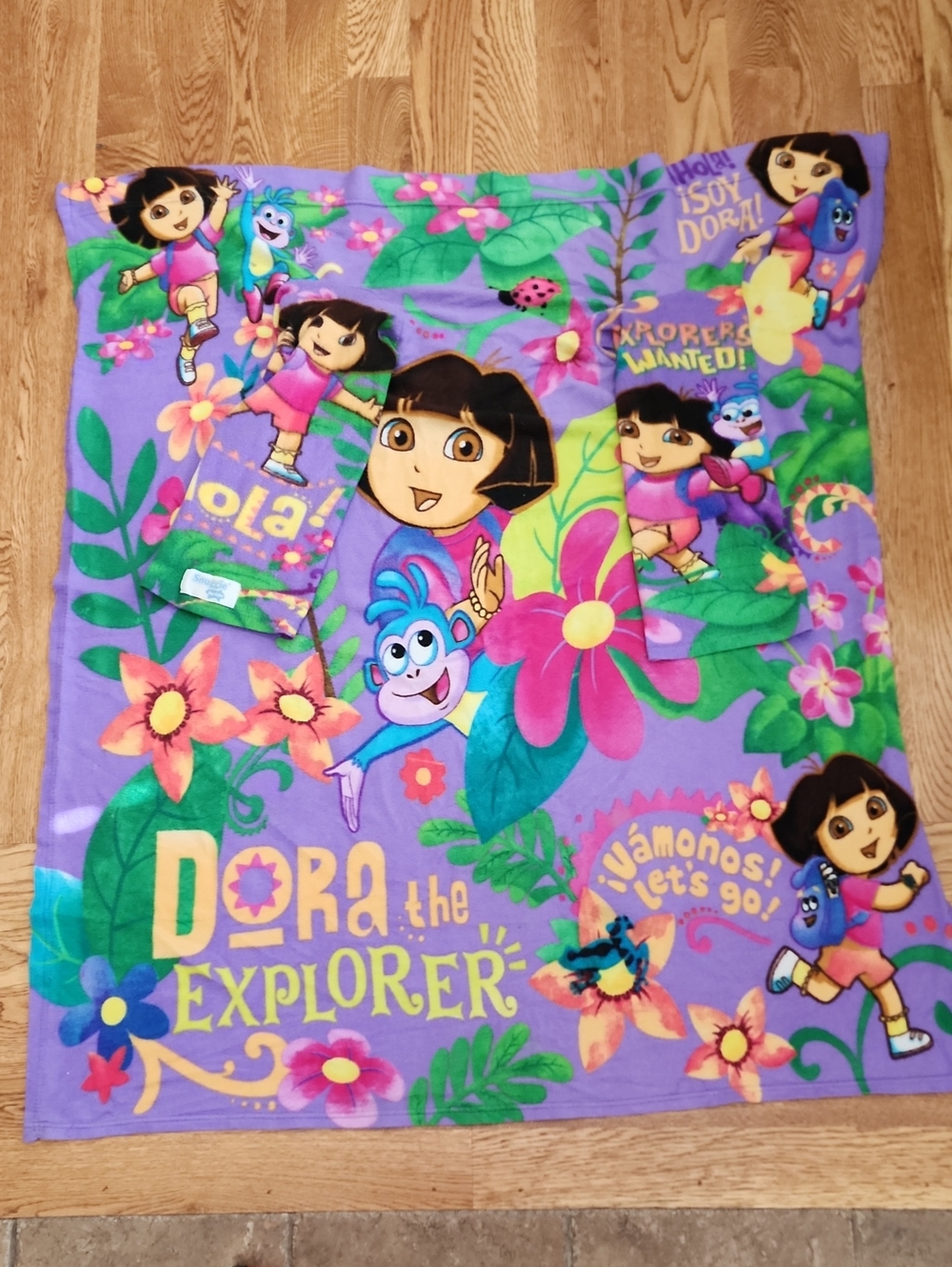 Vintage 2012 Snuggie Kids Dora the Explorer wearable fleece blanket with sleeves